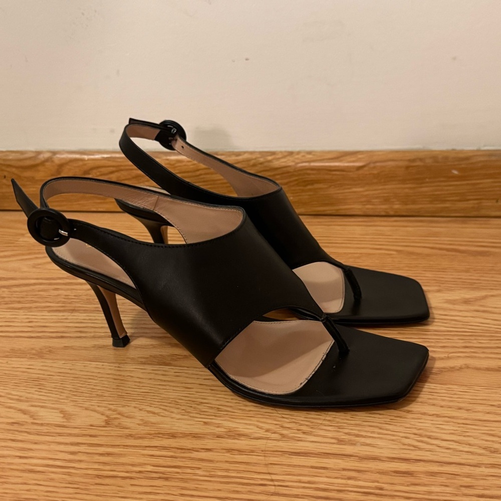 Gianvito Rossi Black Leather Thong Slingback Heels